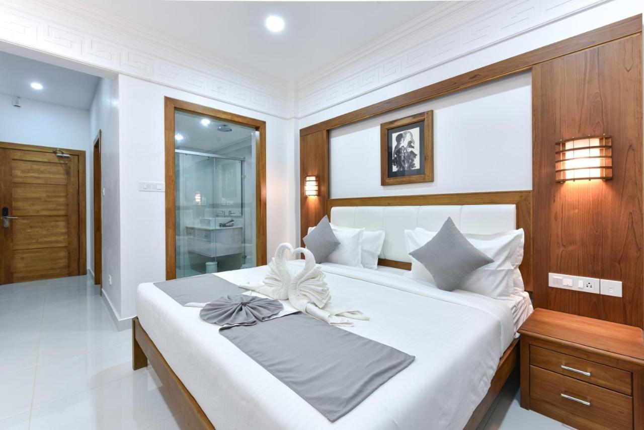 Hotel White House, 蒙纳 外观 照片