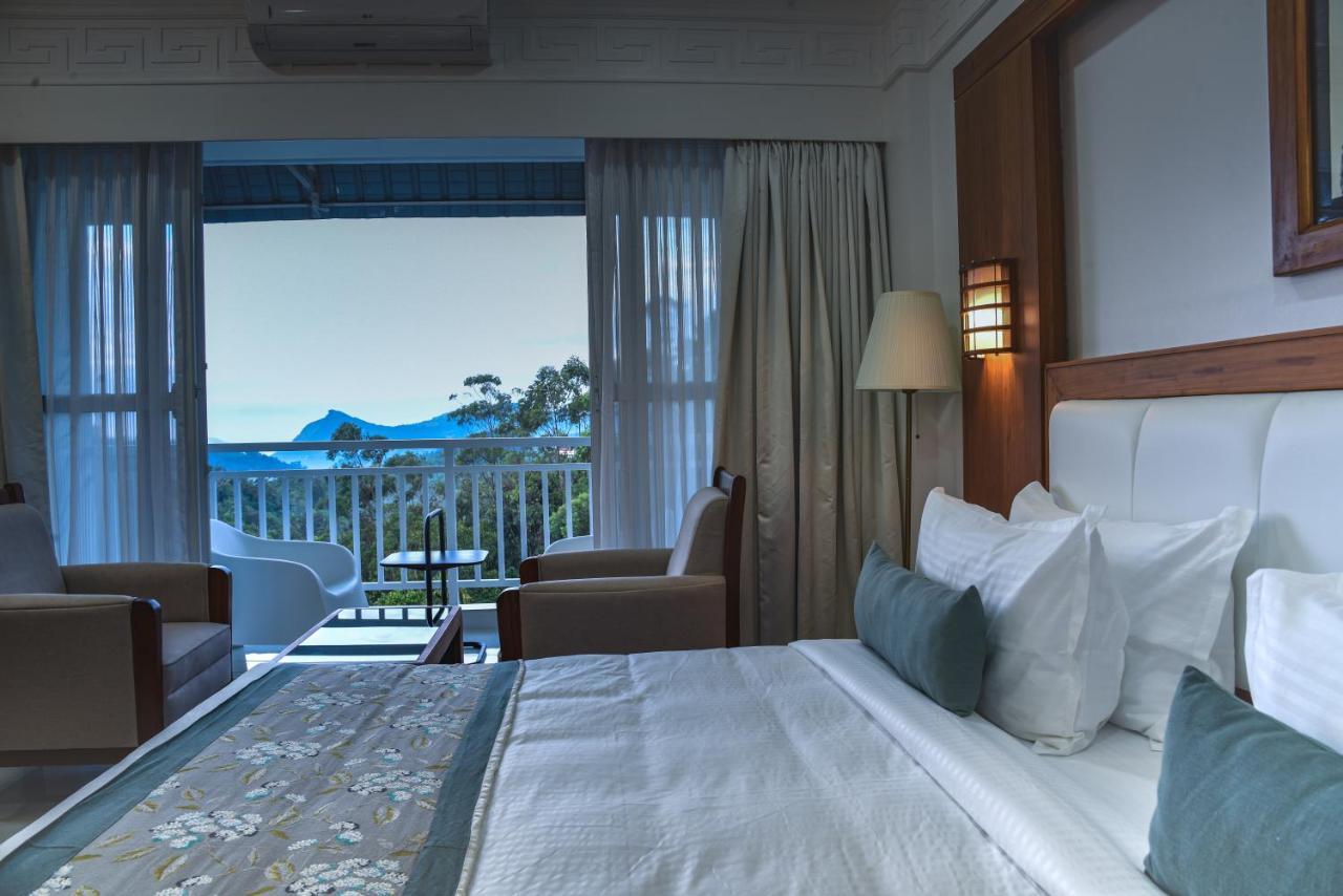 Hotel White House, 蒙纳 外观 照片