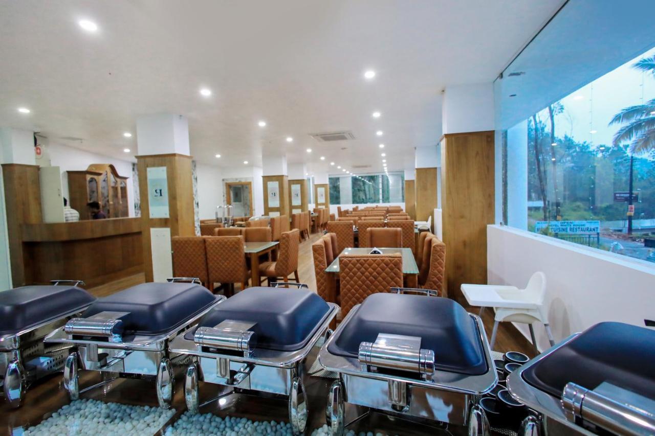 Hotel White House, 蒙纳 外观 照片