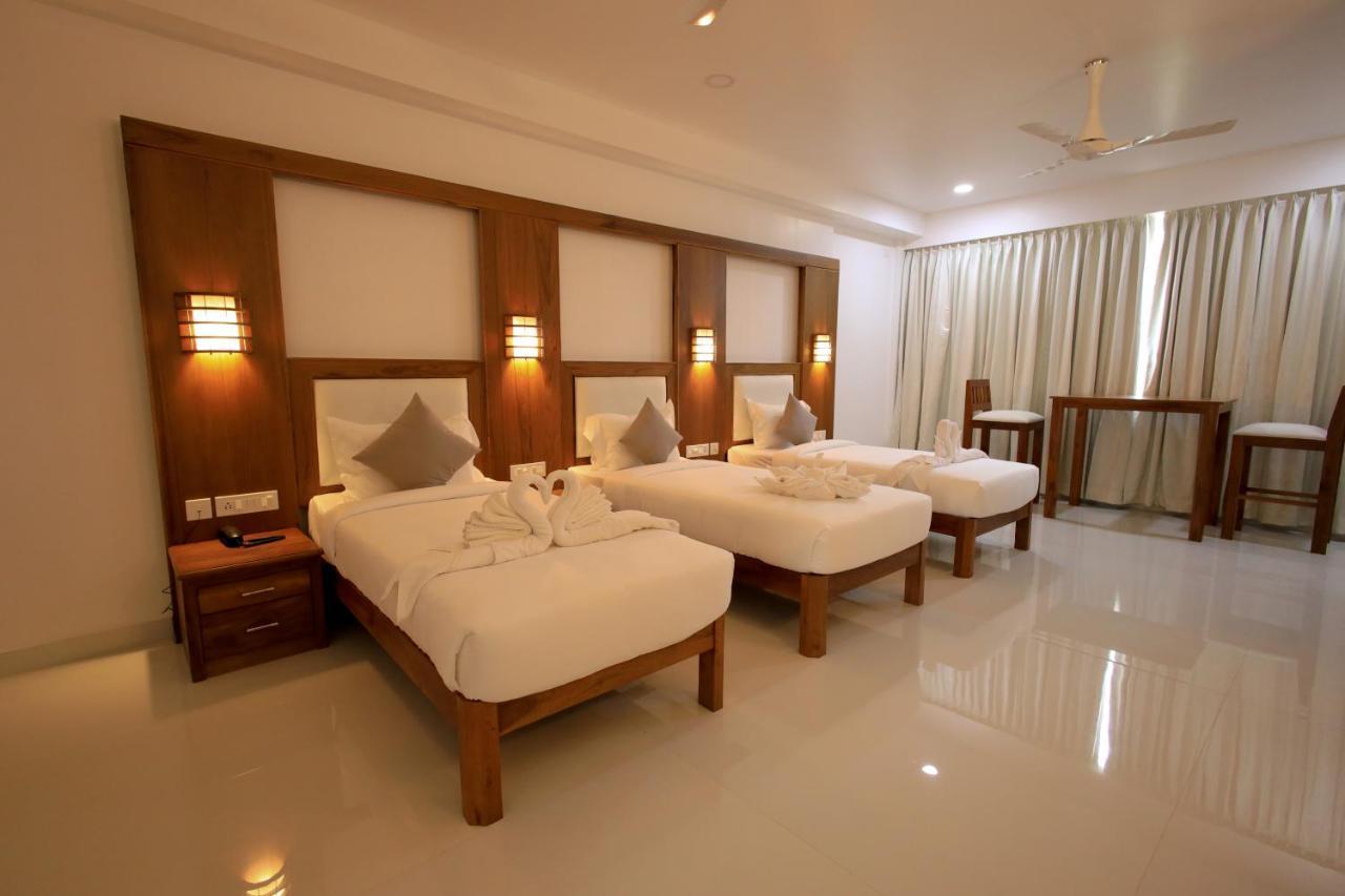 Hotel White House, 蒙纳 外观 照片