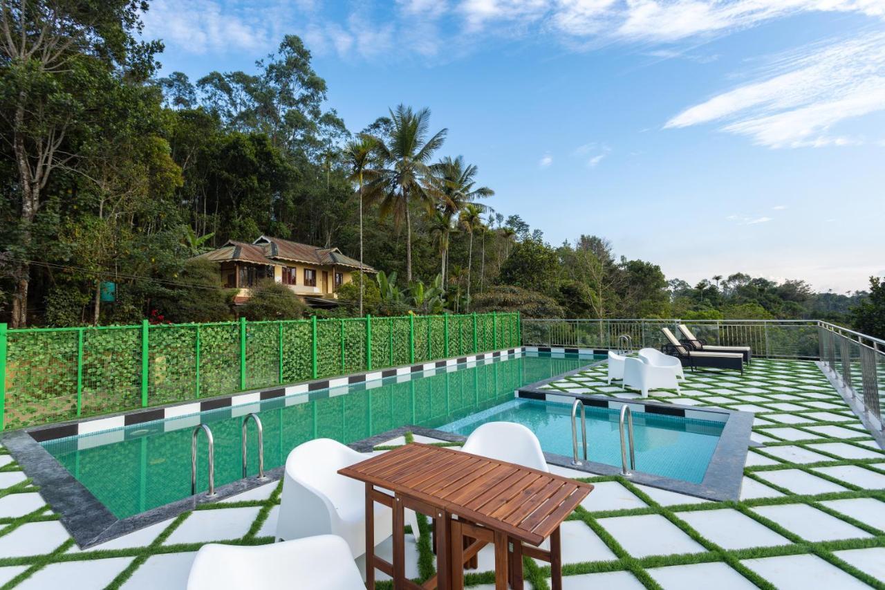 Hotel White House, 蒙纳 外观 照片
