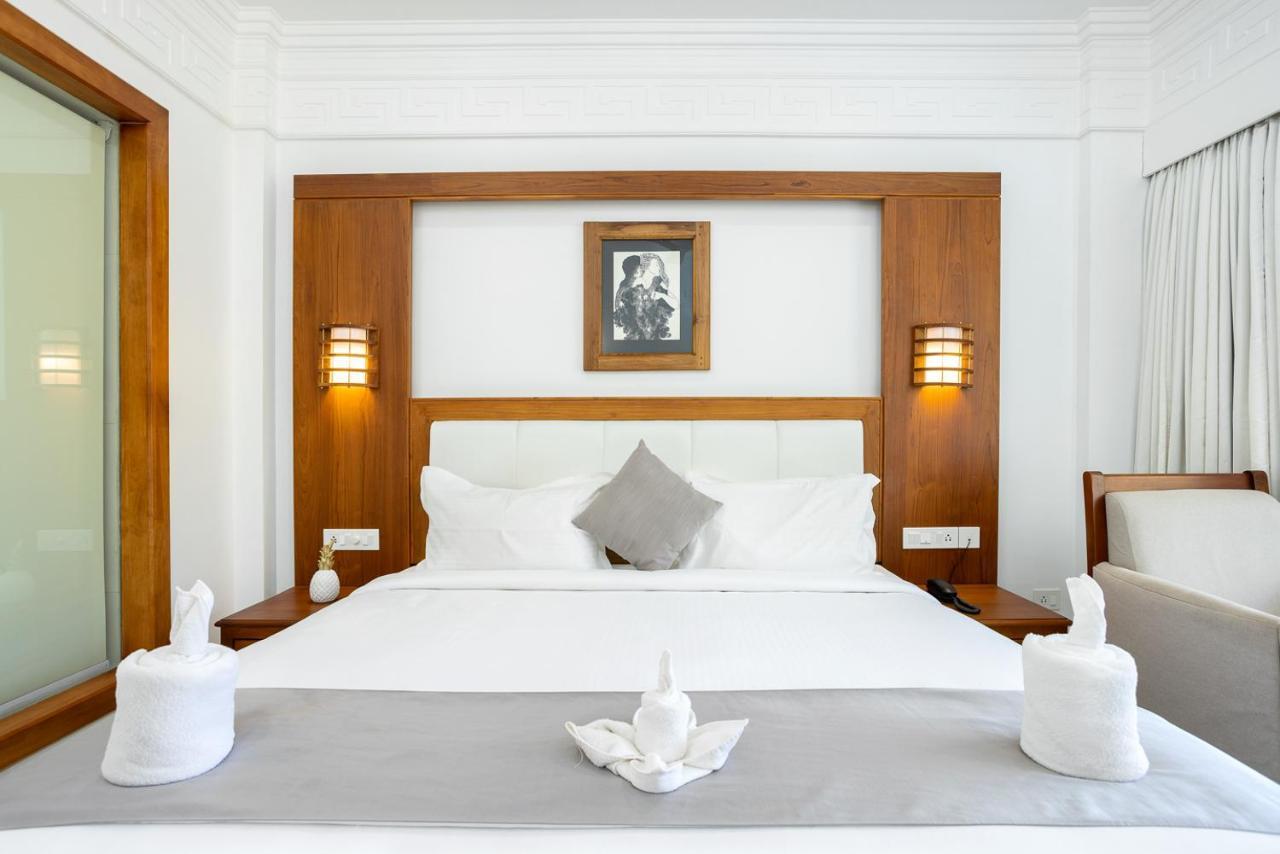 Hotel White House, 蒙纳 外观 照片