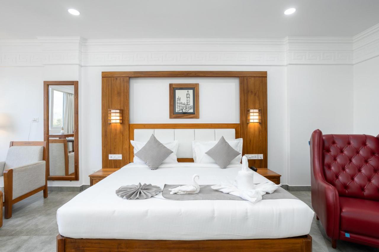 Hotel White House, 蒙纳 外观 照片