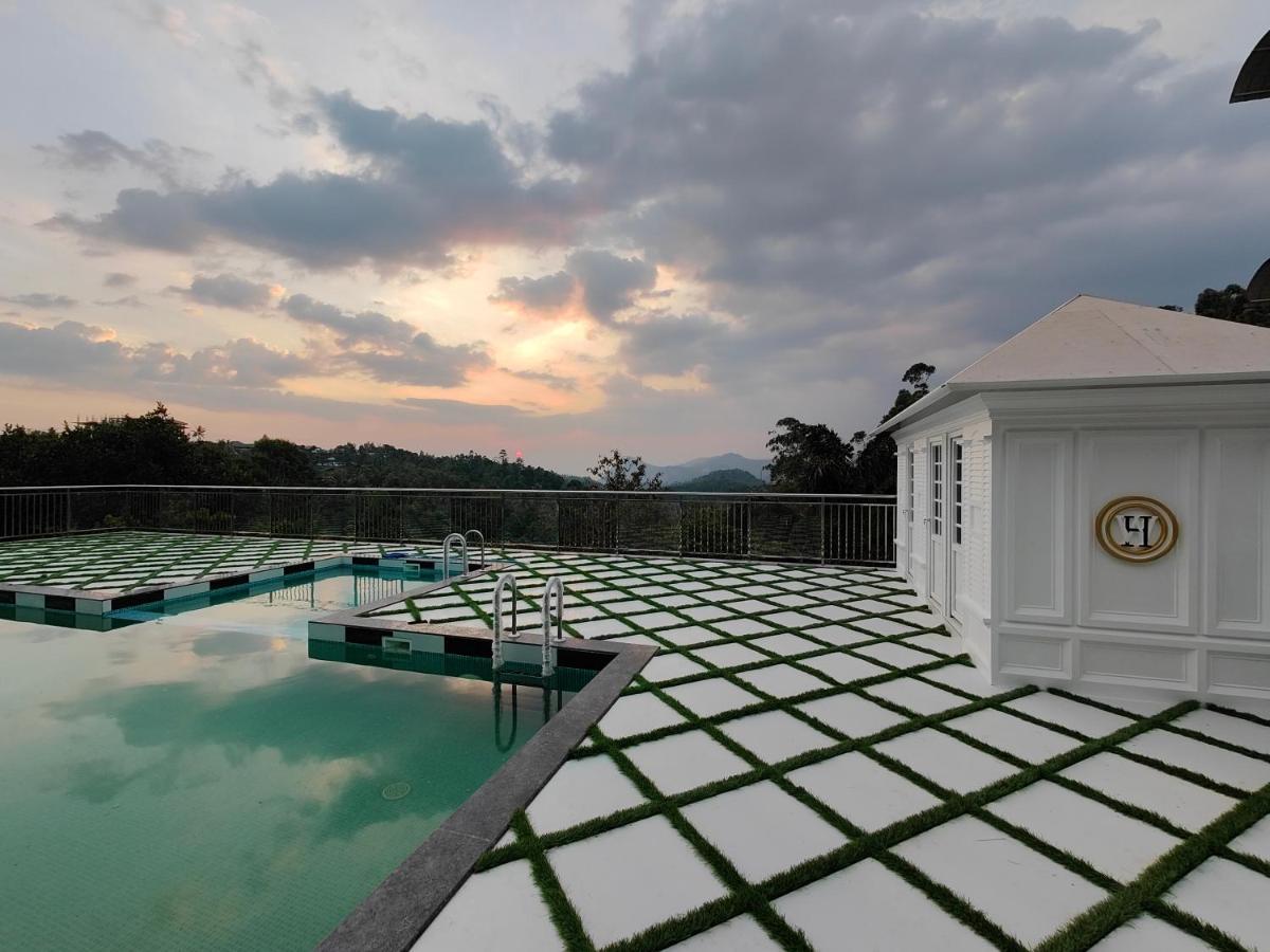 Hotel White House, 蒙纳 外观 照片