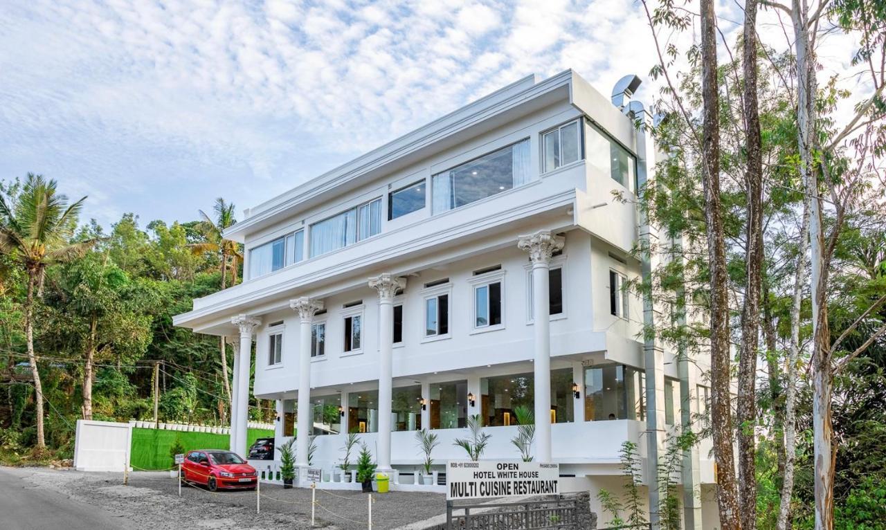 Hotel White House, 蒙纳 外观 照片