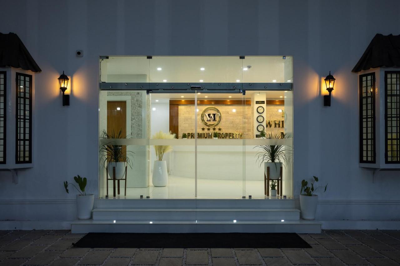 Hotel White House, 蒙纳 外观 照片