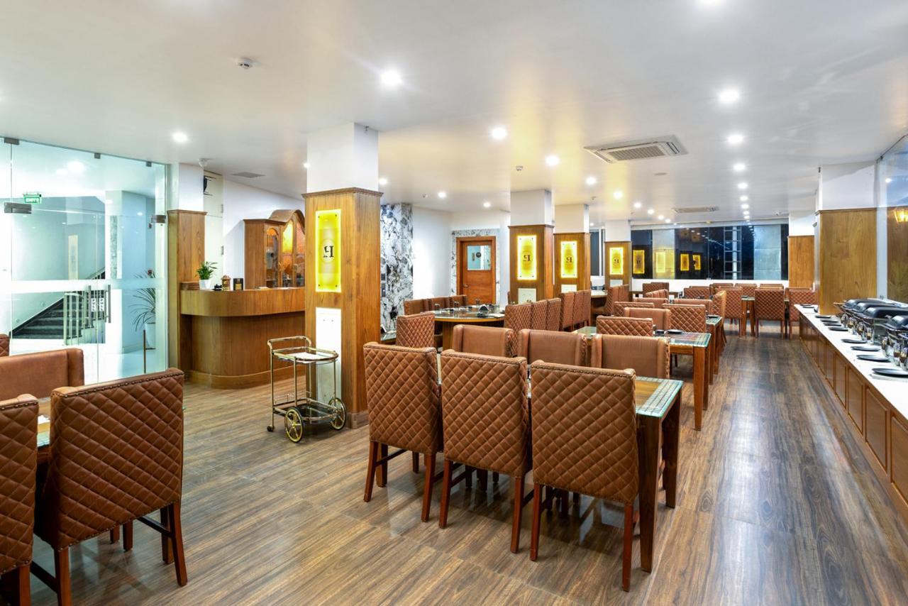 Hotel White House, 蒙纳 外观 照片